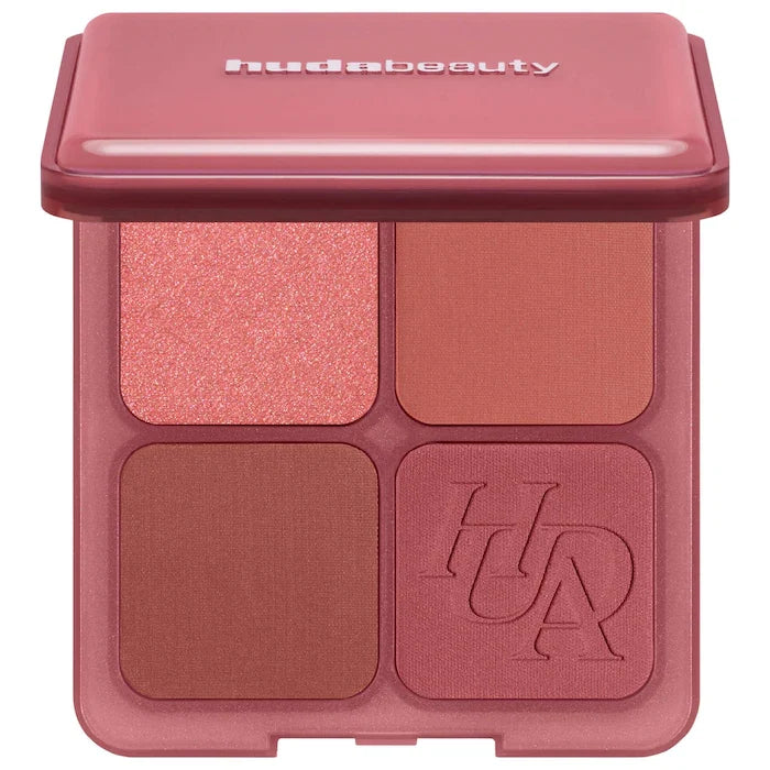 HUDA BEAUTY 
Blush Filter Blurring Blushlighters Palette