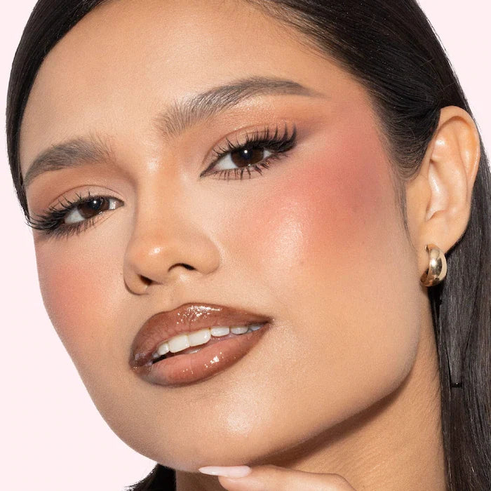 HUDA BEAUTY 
Blush Filter Blurring Blushlighters Palette